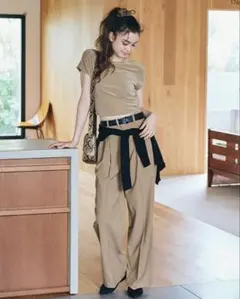 【新品】　GU　完売品　シアーベロアミニT　Sサイズ　ショート丈トップス