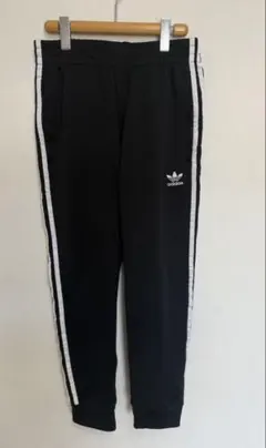 adidas ブラックジャージパンツ Jコン