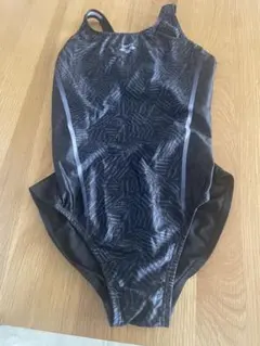 アリーナ　競泳用水着　L