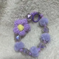 フラワーハンドストラップ　スマホストラップ　パープル　むらさき