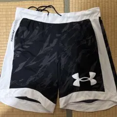 Under Armour 迷彩柄 ショートパンツ