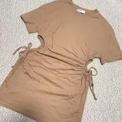 ベルシュカ　Bershka　インポート　セクシー　Tシャツ　肌見せ　ベージュ　夏のサムネイル