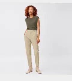 ストレッチテーパードパンツGU