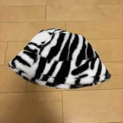 日本完売品/ ZARA 白S フェイクファーアビエイターキャップ - メルカリ
