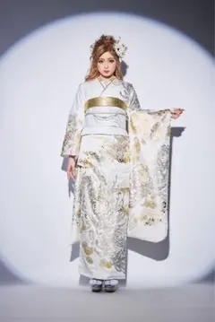 ♡スペシャル価格仕立込♡☆白＆金ゴ－ジャス振袖☆新品☆のサムネイル