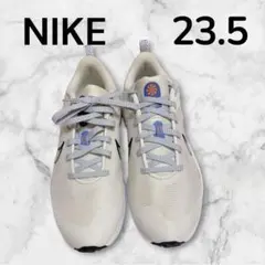 NIKE ナイキ ランニングシューズ 白 新品タグ付 軽量