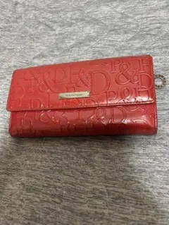 PINKY＆DIANNEエンボス加工レッド かぶせ 赤 レッド 長財布