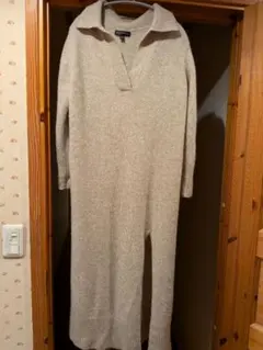 バナナリパブリック　ニットワンピ　ベージュ