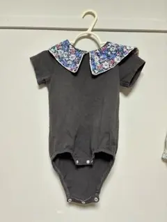 Cottoli グレー 花柄襟 ロンパース 80cm
