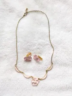 最終値下げ❢❢ピンクフラワーネックレスとイヤリングセット