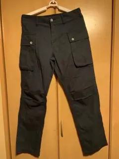 ネイビー カーゴパンツ