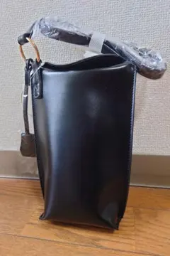 【新品・未使用】黒 合成皮革 ショルダーバッグのサムネイル