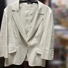 白 テーラードジャケット
