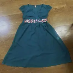 花柄刺繍ウエスト切り替えワンピースのサムネイル