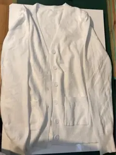 ホワイト ボタン付きカーディガン「L」