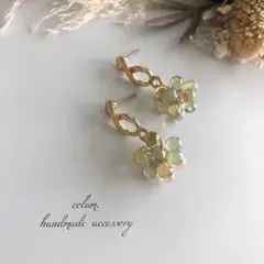 No630 コロンと小さなビーズボール チタンピアス