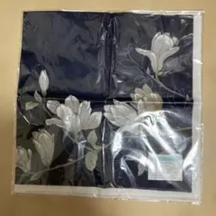 新品未使用品　HANASENKAソフトガーゼハンカチーフ　大きいサイズ日本製　紺