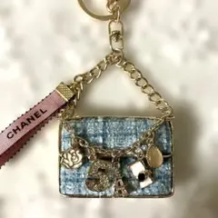 少しお値下げします❣️CHANEL ミニバッグ　チャーム　水色　ピンクリボン