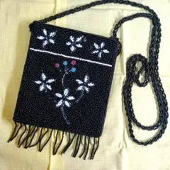 ビーズ刺繍の花柄ショルダーバッグ★フリンジ 黒 ブラック フラワー ヴィンテージ