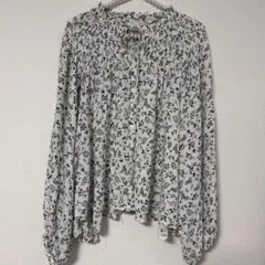 Cepo aft 花柄 長袖 ブラウス Mサイズのサムネイル