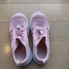 adidas ピンク スニーカー