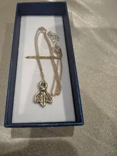 ゴールド葉デザインネックレス