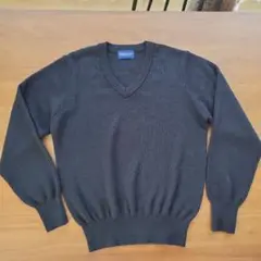 ブラックVネック セーター