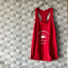 赤 タンクトップ