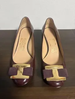 Ferragamoワインレッド バレリーナパンプス