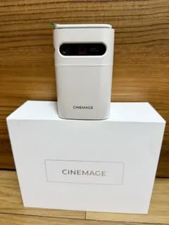 【新品同様】CINEMAGE mini プロジェクター ホワイト コンパクト＆おしゃれなモバイルプロジェクター「CINEMAGE mini