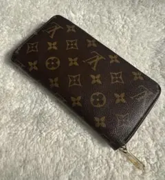 ルイヴィトンモノグラム　フューシャ　ジッピーウォレット