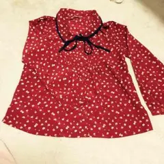 サテンブラウス