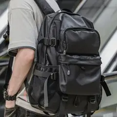 【美品】大容量リュック　カバン・黒色のサムネイル
