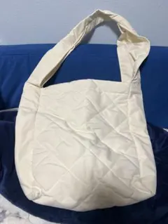 Kastane アイボリー キルティングショルダーバッグ