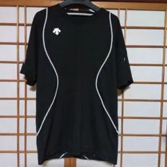 美品 ✨️ DESCENTE デサント 半袖シャツ ブラック スポーツウェア Mのサムネイル