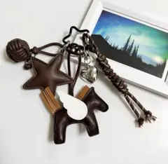 バッグチャーム じゃらじゃらキーホルダー 馬 星 キーチャーム ガラビナ