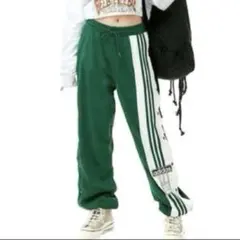 【美品】adidas トレーニングパンツ 男女可 サイドボタン付き グリーン