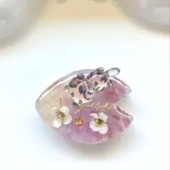 再販△】レジン ヘアゴム ブローチ 花モチーフと猫ちゃん オレンジ◡̈