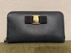 Salvatore Ferragamo Vara 長財布 ネイビーのサムネイル
