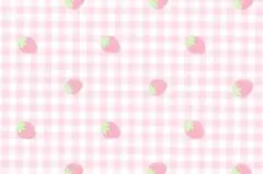 いちご柄ピンクチェックネイルデザイン