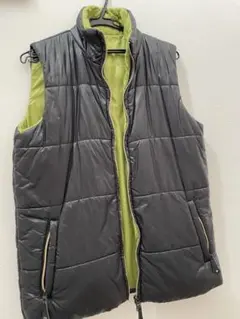 リバーシブルダウンベスト ブラック/グリーン