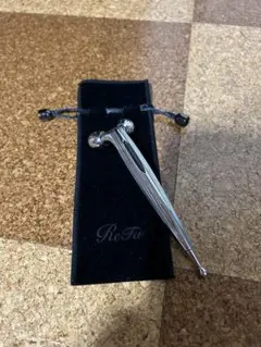 ReFa 美顔ローラー シルバー 専用ポーチ付き - メルカリ