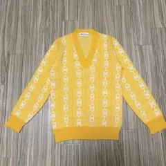 イエローチェーンパターンVネックニット タイトデザイン