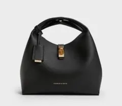 〈新品〉 CHARLES & KEITH チャンス バケットバッグ ブラックのサムネイル