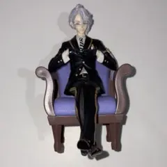 ツイステ　アズール　プライズ　フィギュア