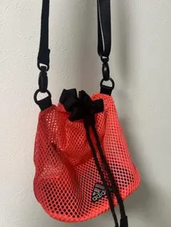 アディダスadidas メッシュショルダーバッグ 蛍光色オレンジピンク