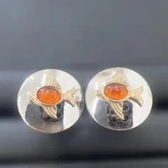 물고기 모티브 앰버 커프스 버튼 실버 컬러