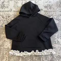 myu フリル付き黒パーカー　M-Lのサムネイル