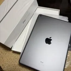 iPad (第9世代) 10.2インチ　スペースグレイ　64GB　Wifiモデルのサムネイル