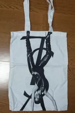 イヴサンローラン　ノベルティ限定配布　モノクロアート トートバッグ　肩掛けできる